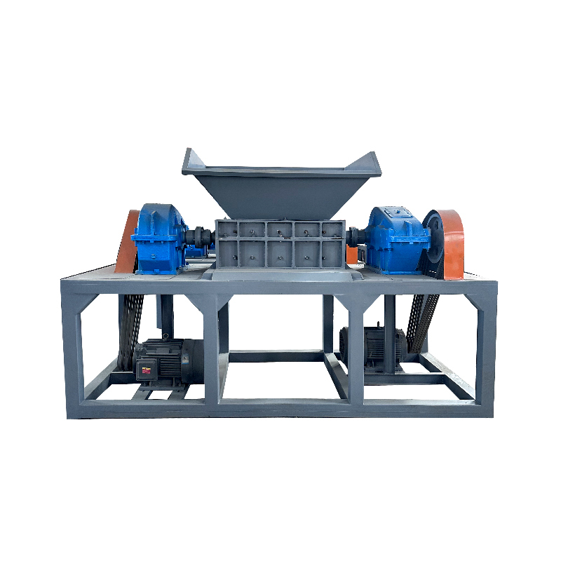 Industrial double-shaft coconut husk shredder